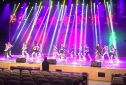 娱乐圈舞台排练爆料,明星幕后奋斗瞬间